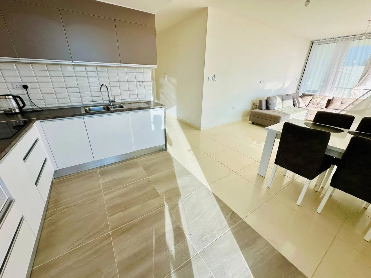 Abelia Residence listing AR9411, photo 2